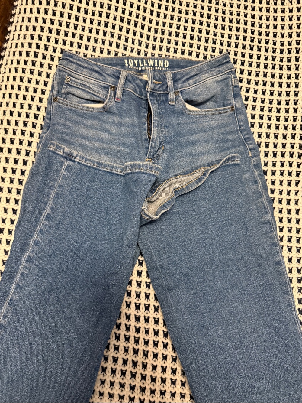 Idyllwind Boot Cut medium wash jeans size 4 x32